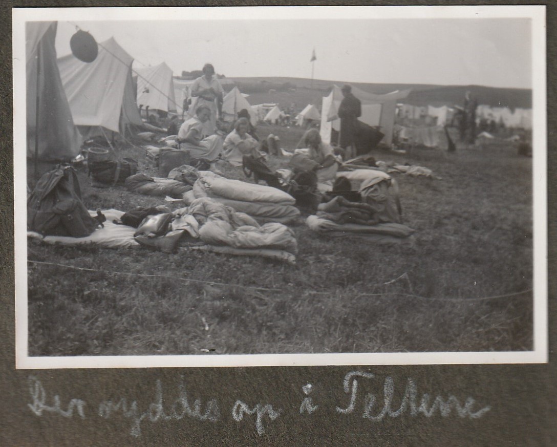 1936 DDP 031 Korpslejr Esbjerg trop rydder op i teltene